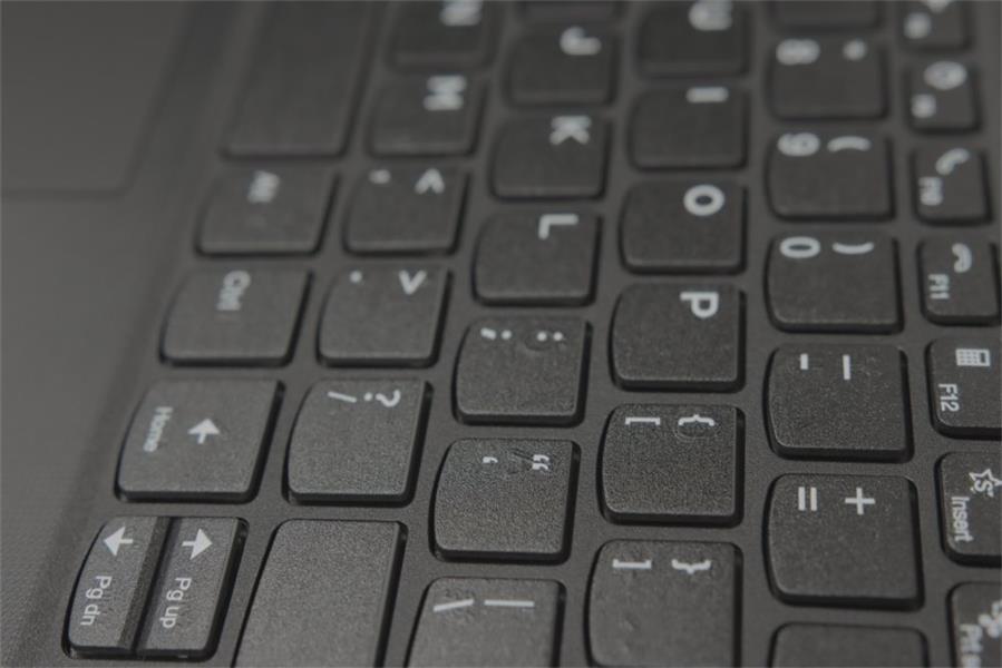 Lenovo V15 G2 15.6 F-HD i3 1115G4 / 8GB / 512GB W11P RESPRAYED REFURBISHED