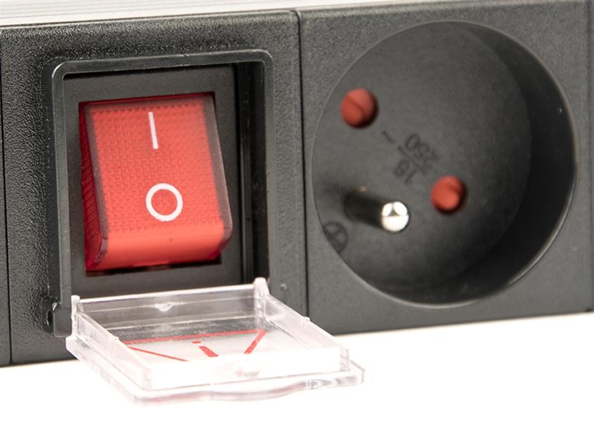 19 stekkerdoos met schakelaar PDU 8-voudig met pen-aarde FR BE 1U 16A